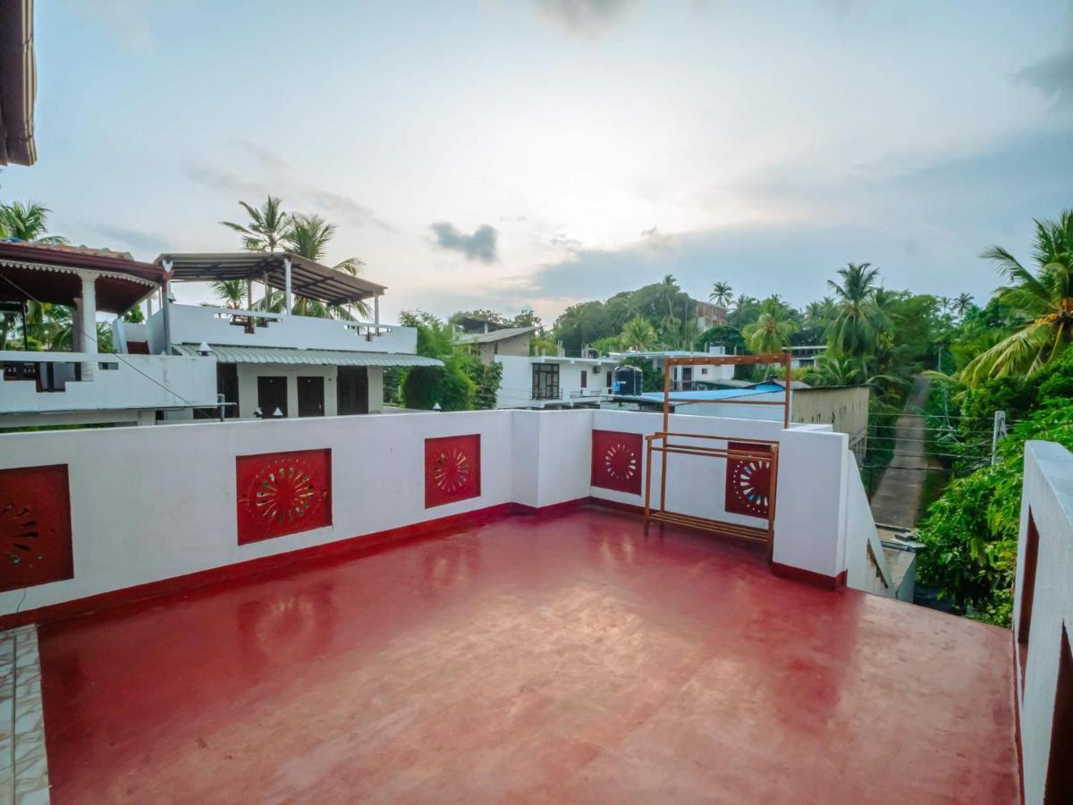 Surfing Guest House Матара Екстер'єр фото