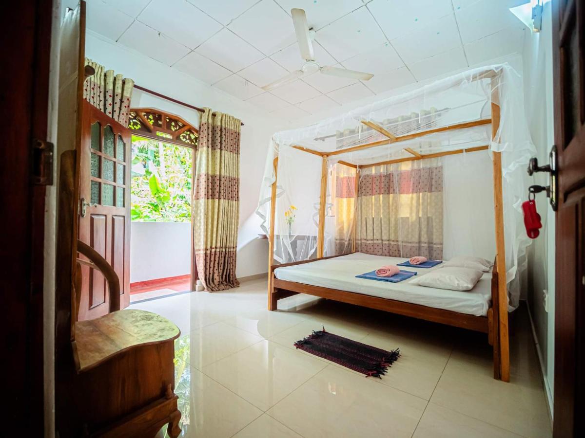 Surfing Guest House Матара Екстер'єр фото